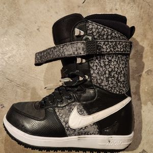 Nike Zoom force 1 snowboard boots 10.5